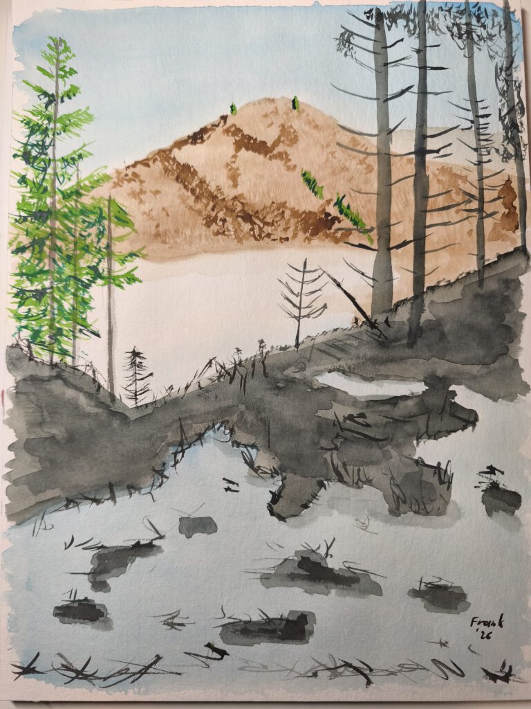Aquarell, hochkant. Ein Berg in der Ferne mit einigen grünen Flächen. Davor eine fast weiße Fläche. Davor wiederum sind im Vordergrund einige Bäume und ein schmilzendes Schneefeld zu sehen.