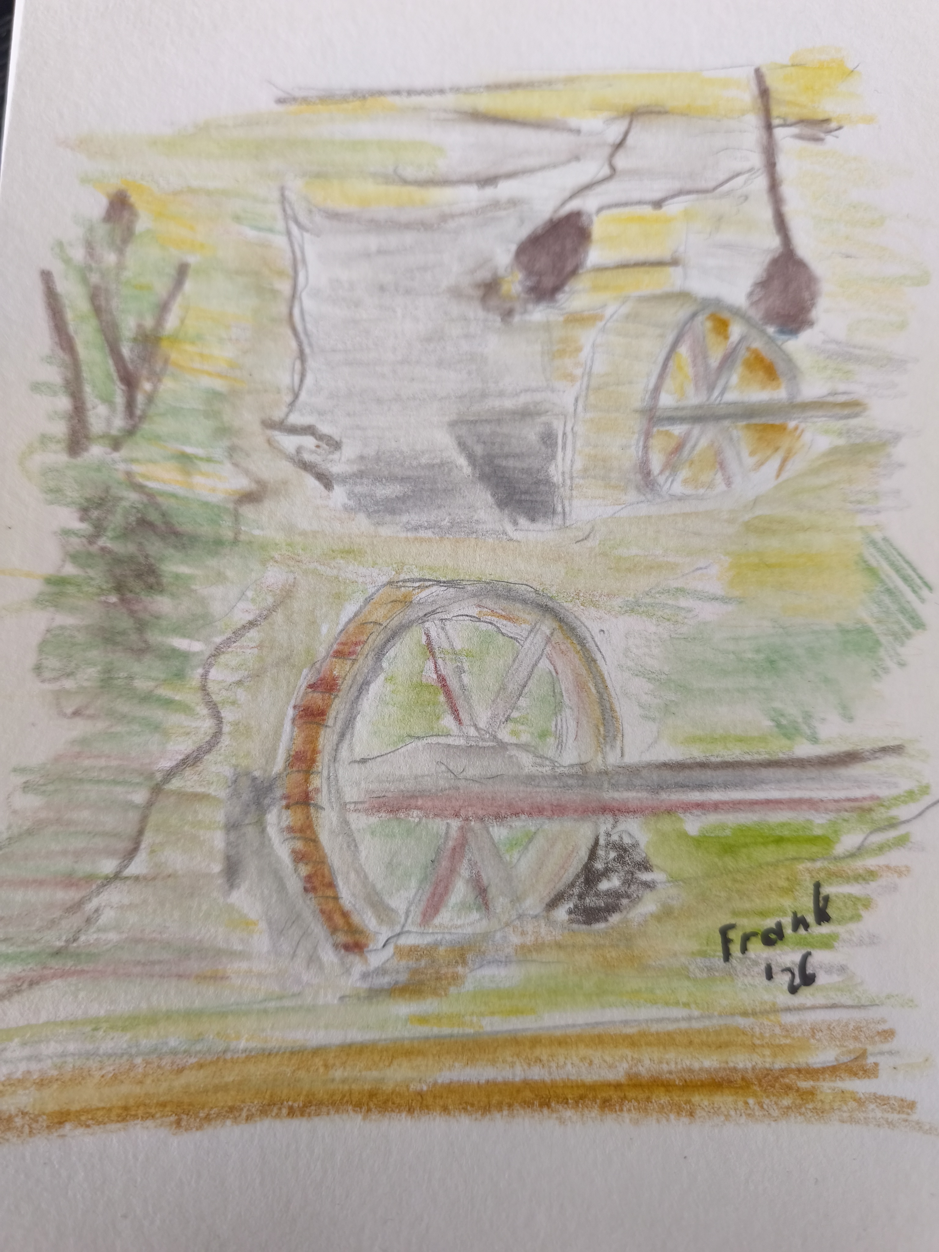 Zeichnung mit Aquarellbuntstiften. Man sieht begrünte Felsen mit zwei großen, hölzernen Schaufelrädern darin